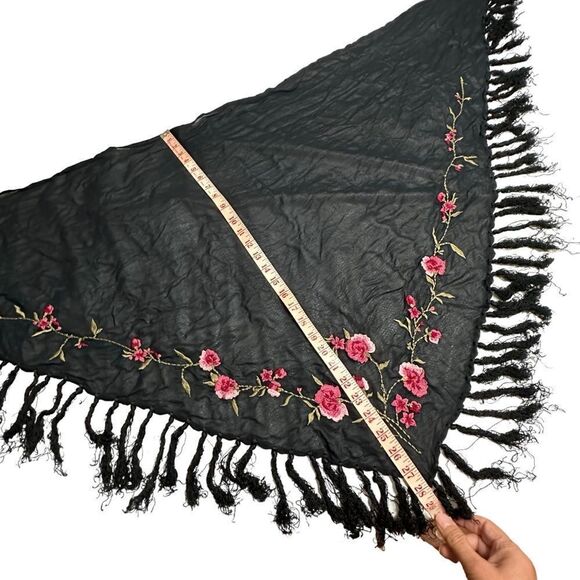 Vintage Black and red rose embroidered piano shawl triangular scarf - Picture 8 of 13